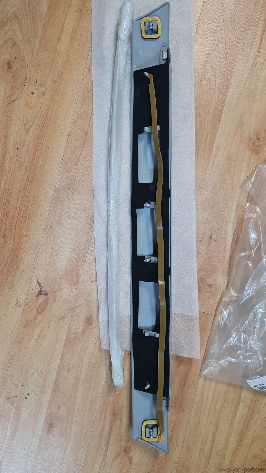 848100022R Bagaj Kapak Çıtası Astarlı Krom Fluence